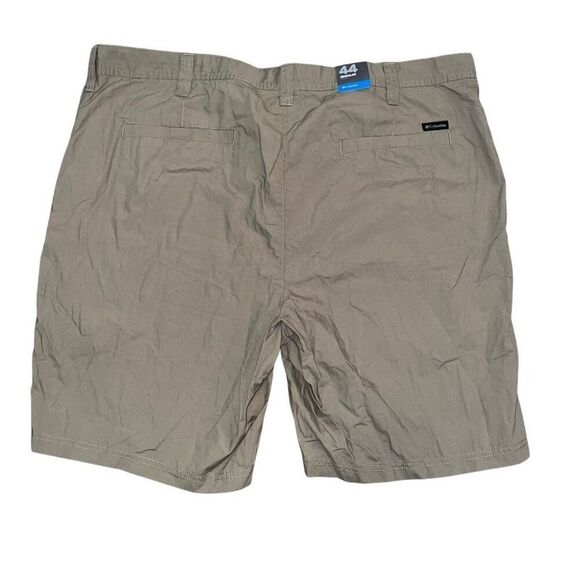 NWT COLUMBIA Men’s Olive Green Shorts Size 44 Regular - Picture 2 of 7